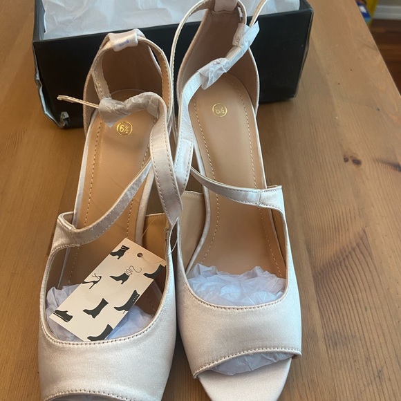 Mysoft NWT Women's Peep Toe High Heel Sandals Pumps Crisscross Strappy Elegant - Picture 4 of 8